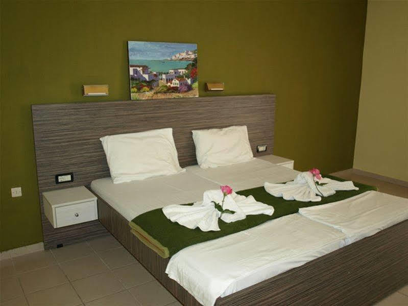Sunny Days Hotel 3*